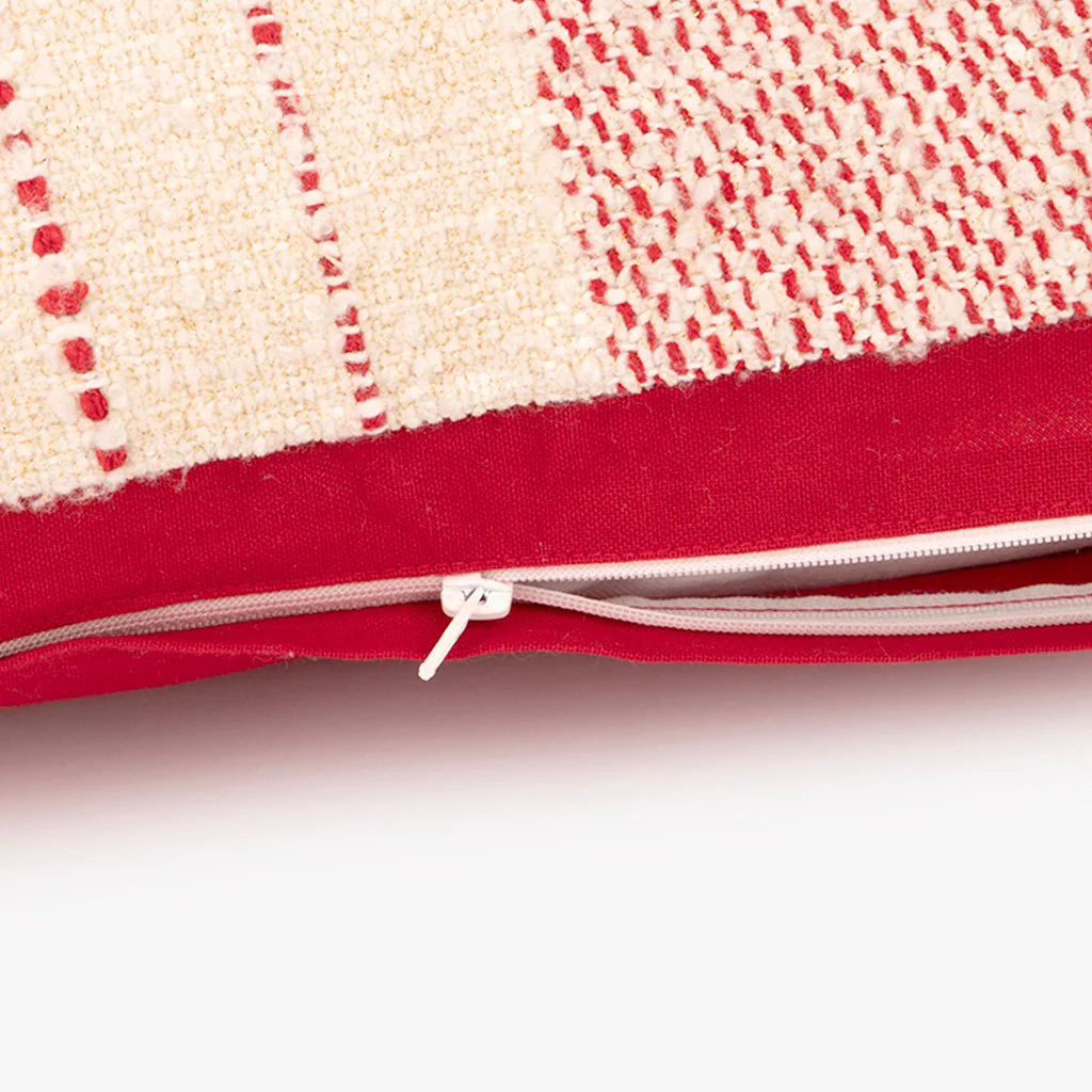 Capa de Almofada Riscas Vermelhas e Branco COZY - Image 3