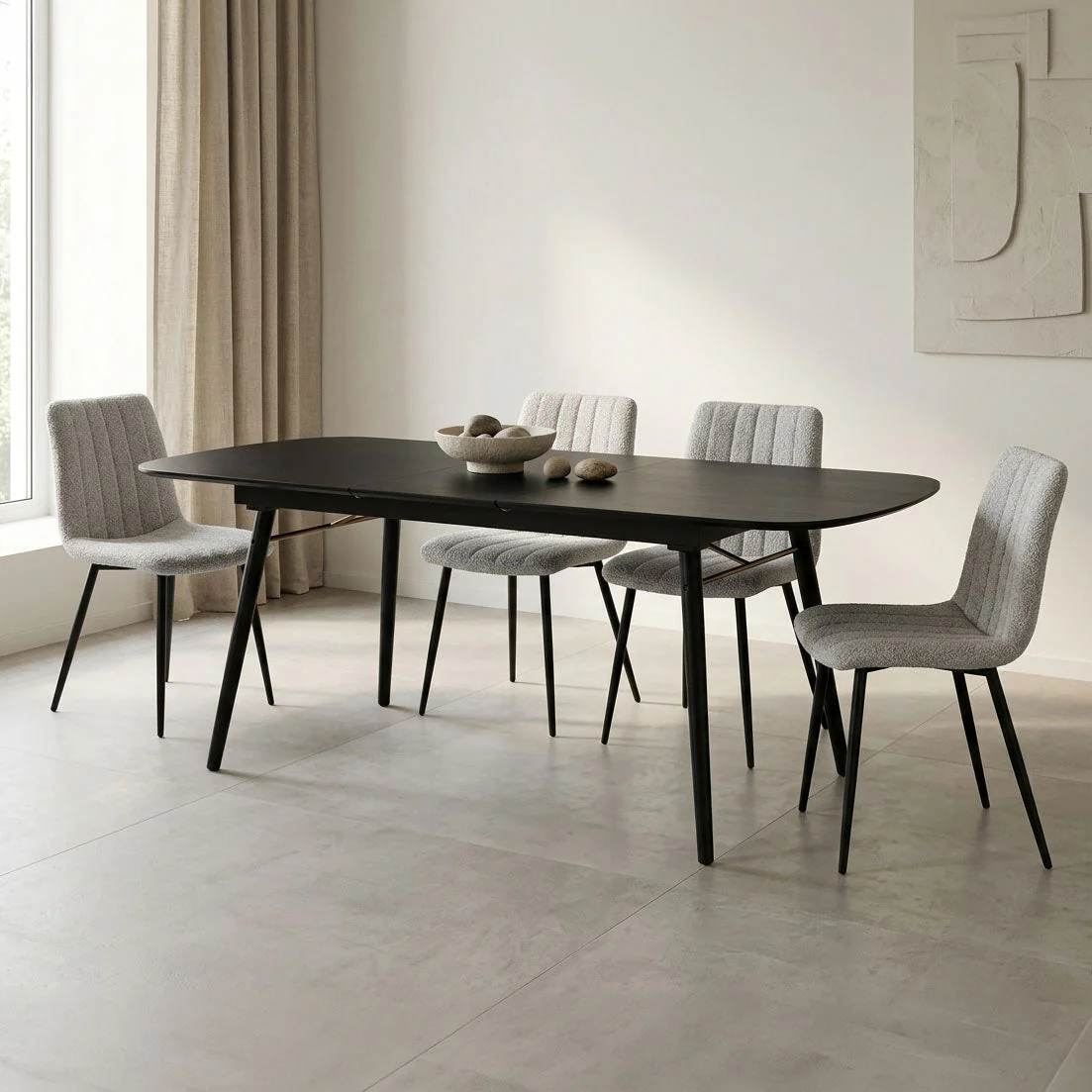Mesa de Refeição Extensível Preta  PERLIS