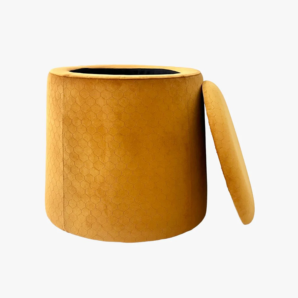 Pouf Mostarda de Veludo com padrão e arrumação LUCENA - Image 4